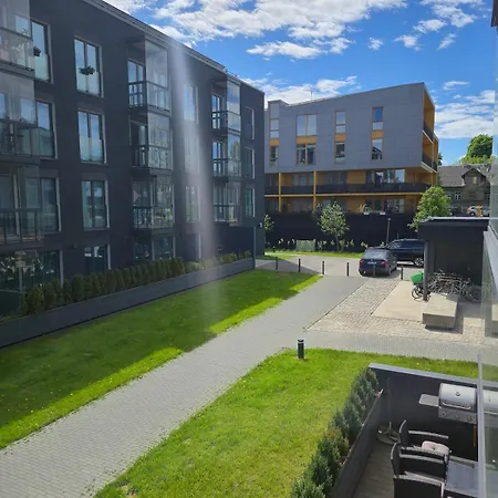 A Quiet Haven In The Heart Of Action Free Parking