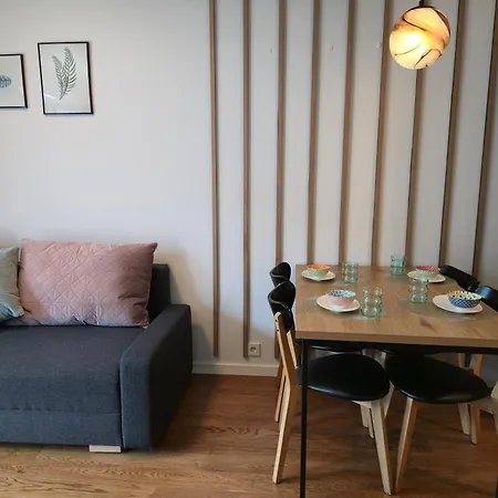 A Quiet Haven In The Heart Of Action Free Parking 아파트